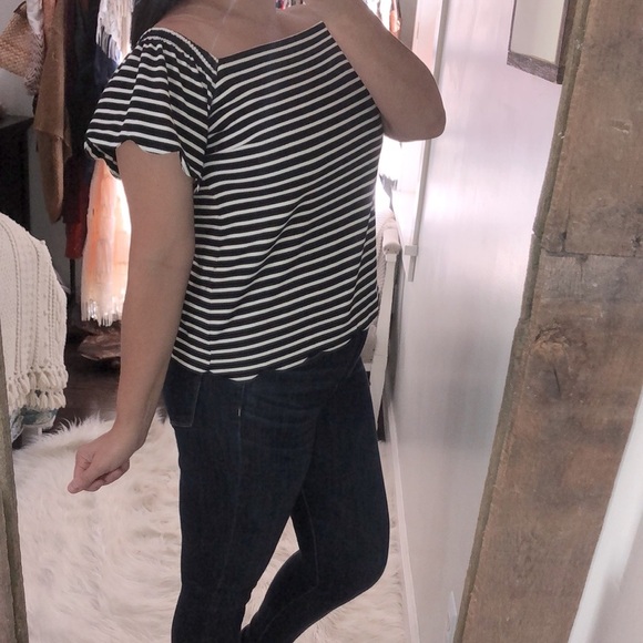 Banana Republic size small striped scallop hem top - Picture 3 of 7